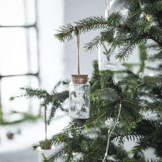 Miniatures in the tree