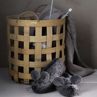 Knit adorable mouse slippers