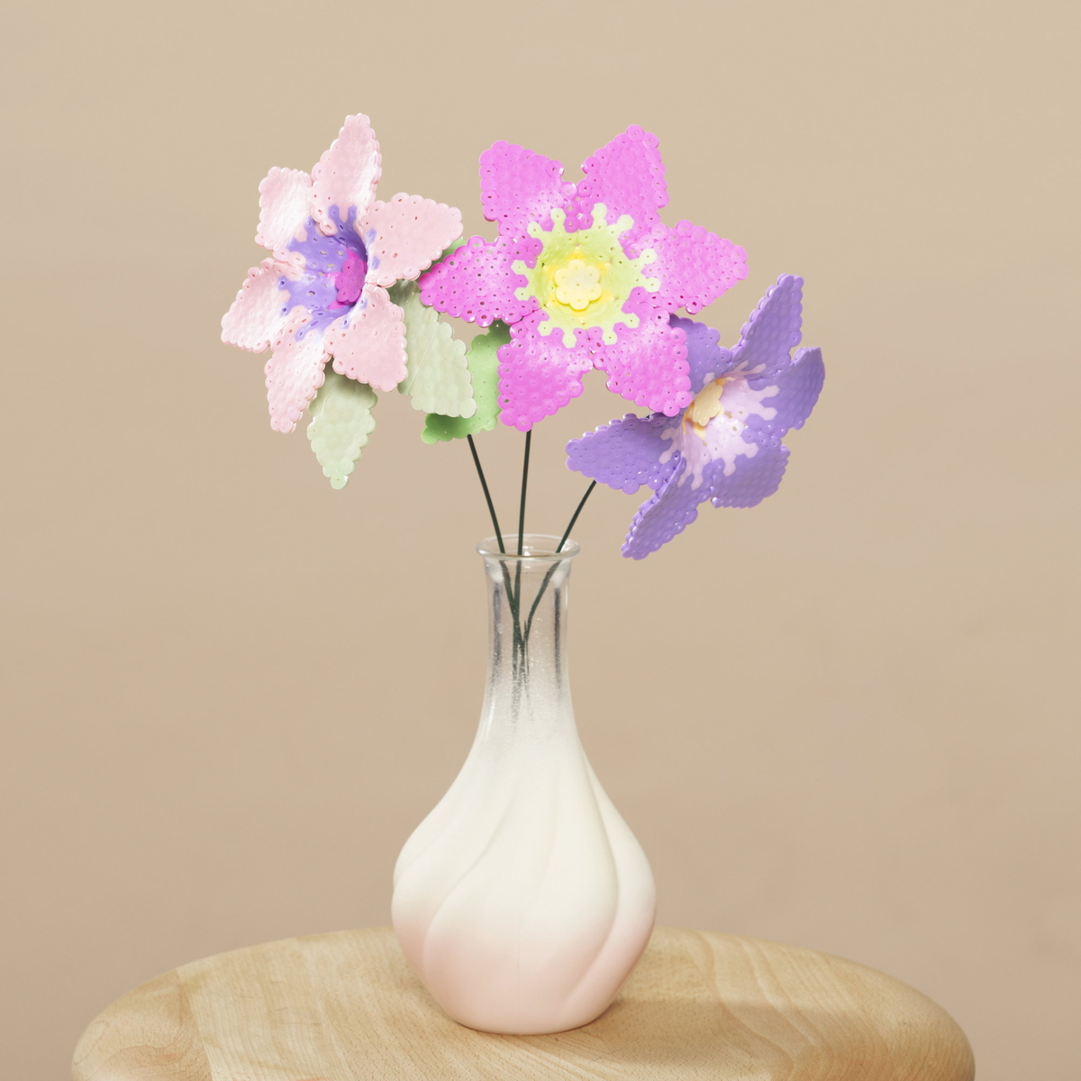 Gör blommor av rörpärlor