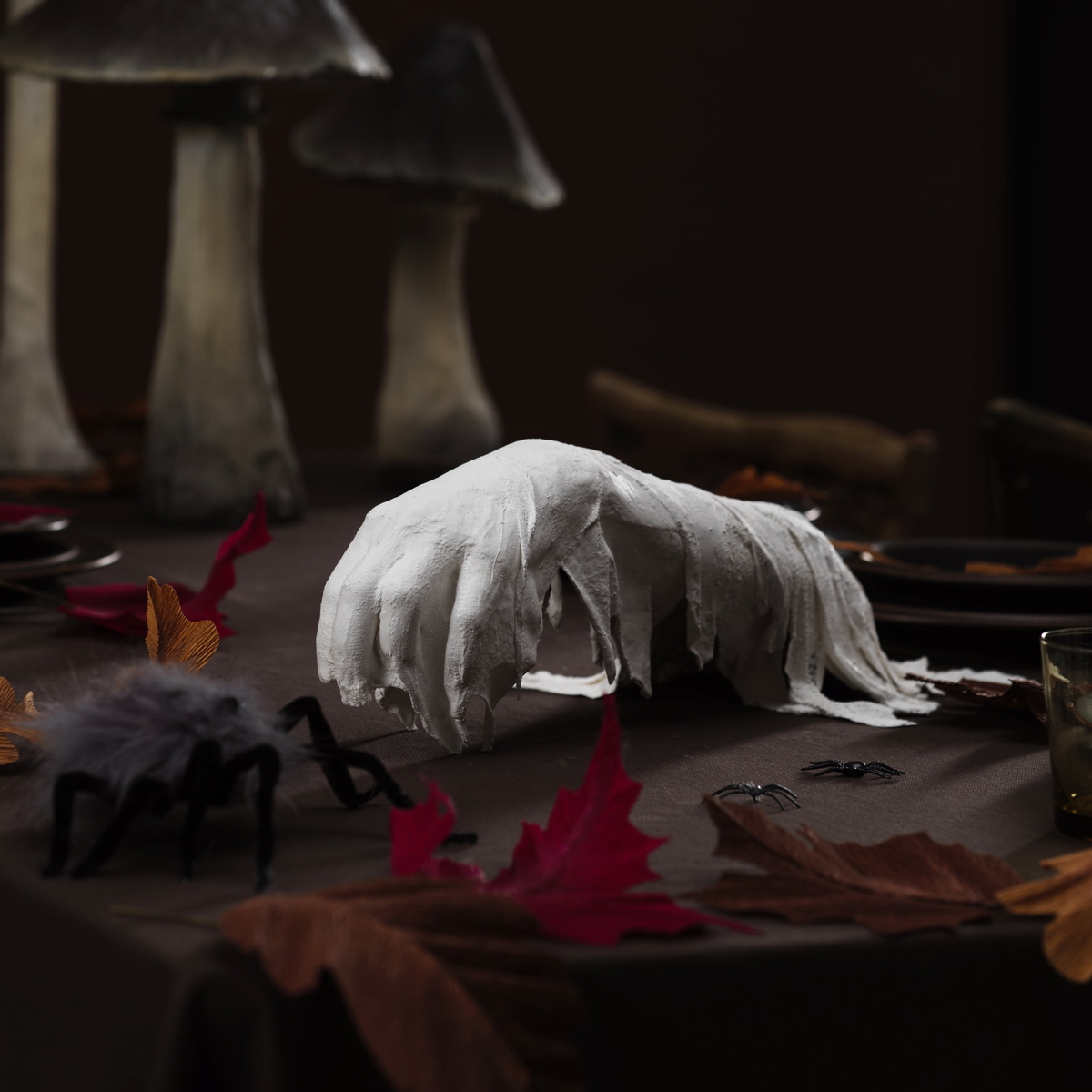 Skapa en kuslig spökhand i gips