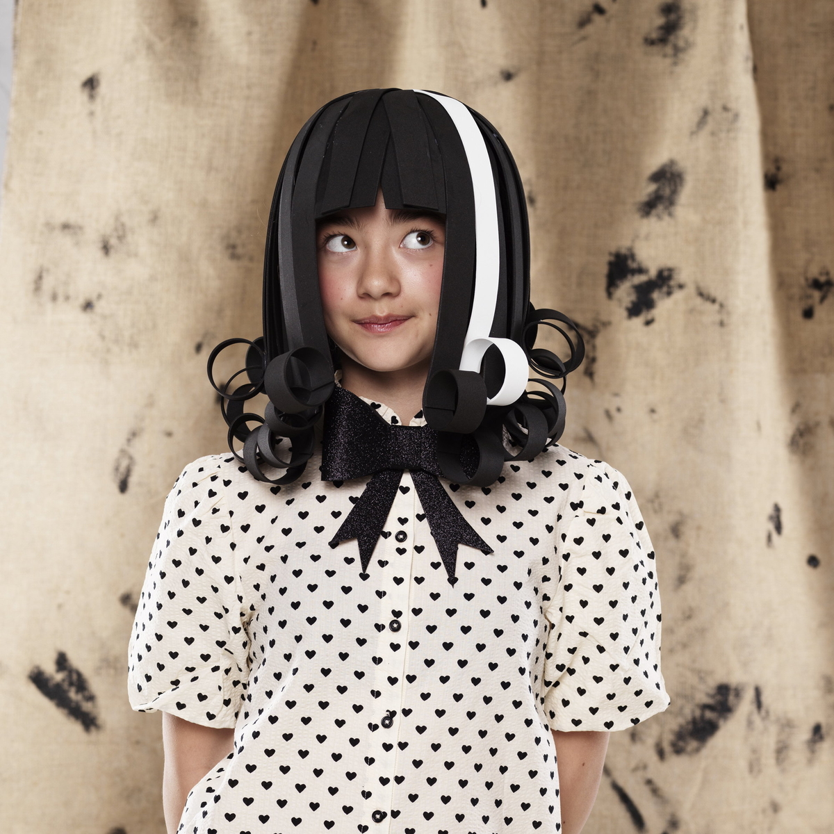 Gör en dockperuk i dekorgummi