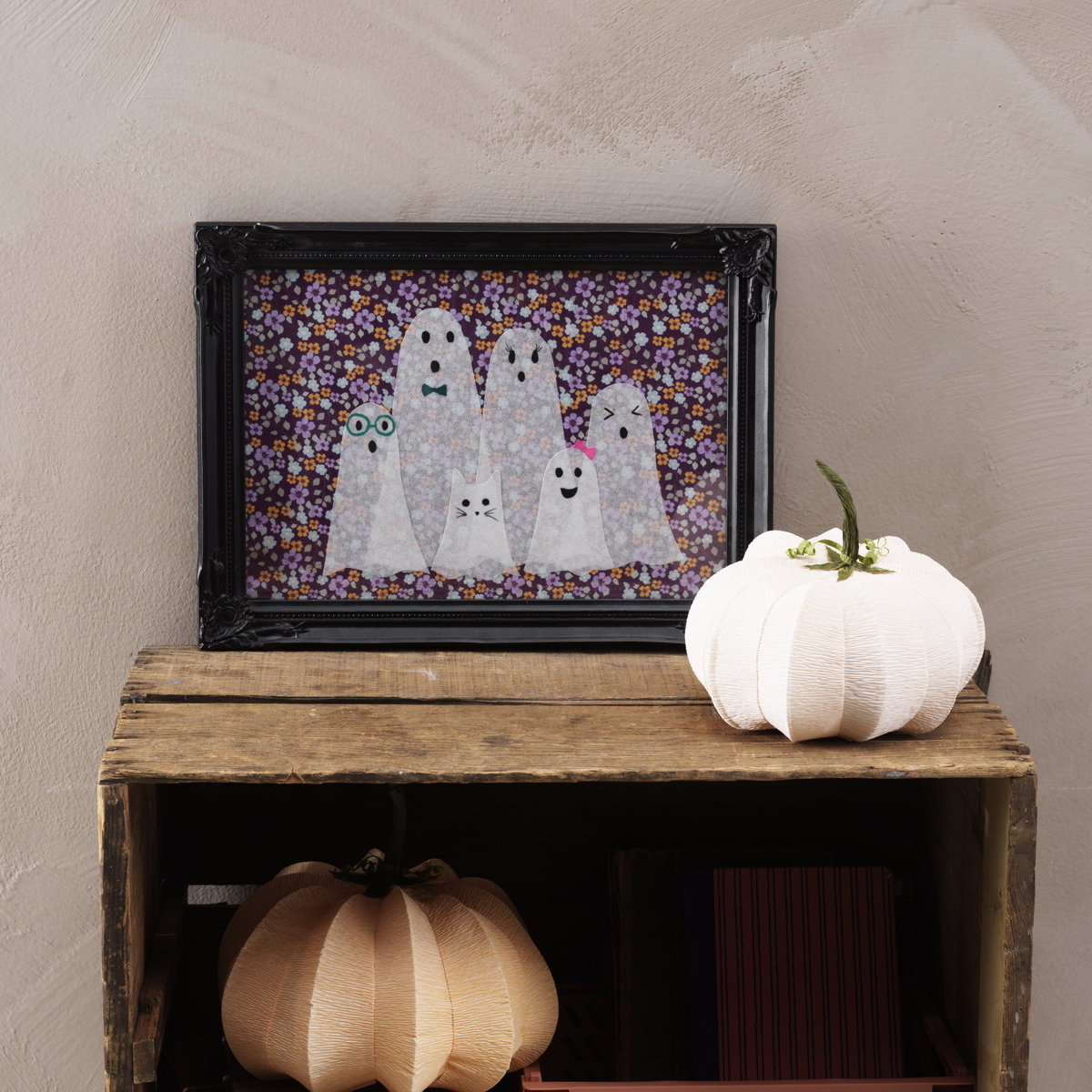 Tee kummitustaulu kankaasta