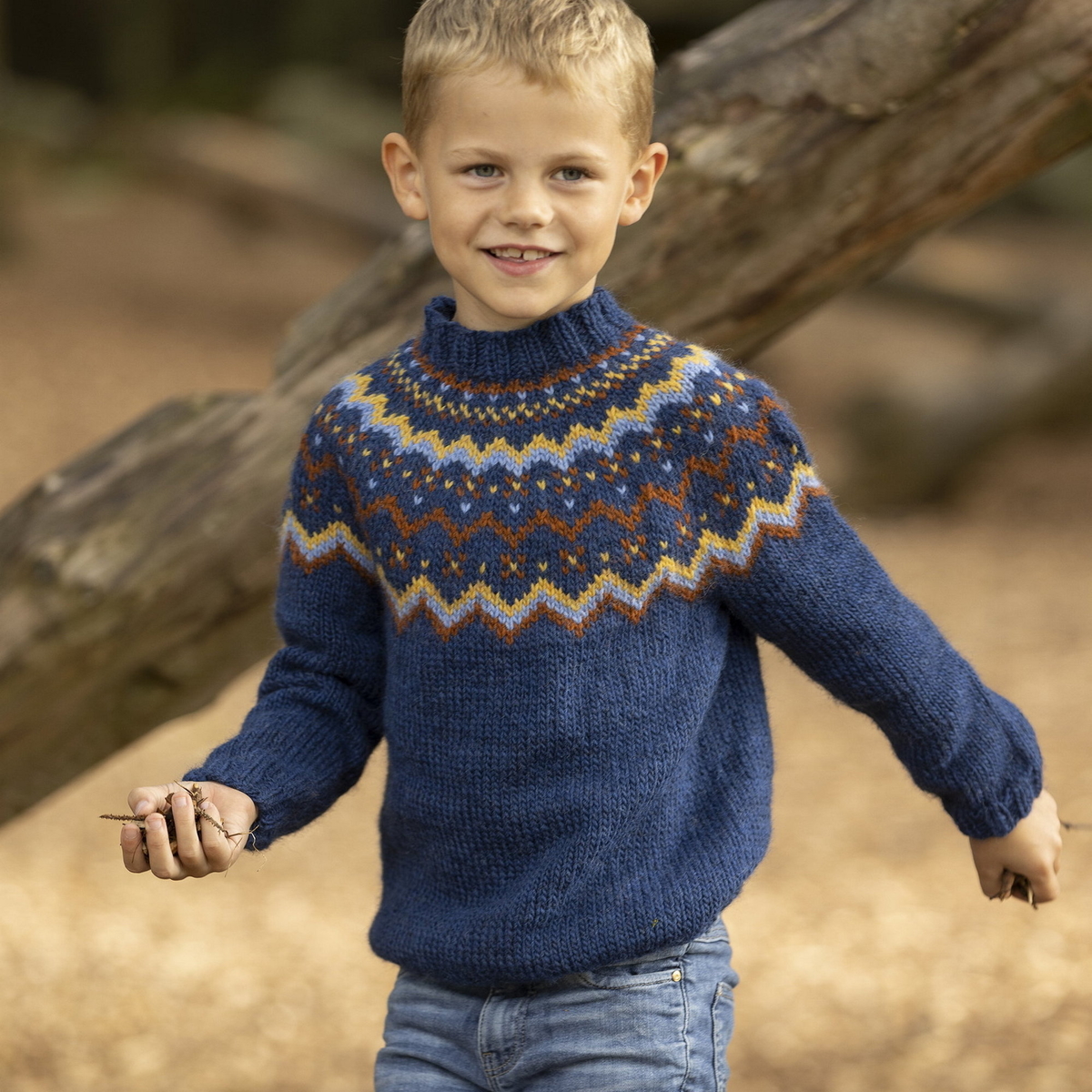 Strik en mønstret uldtrøje til børn