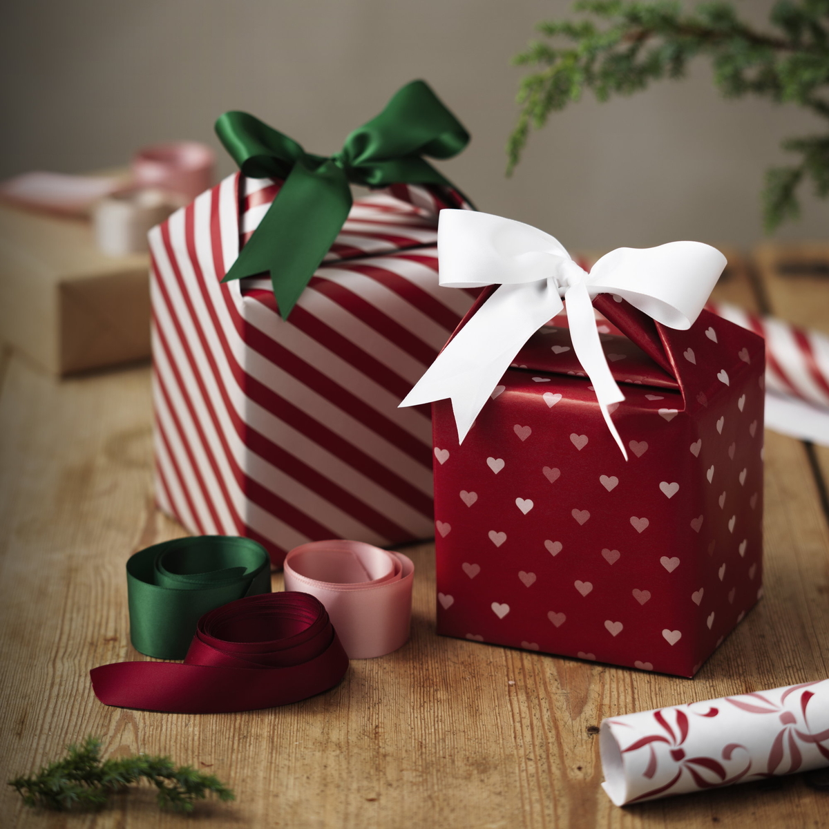 Slå in paket med handtag