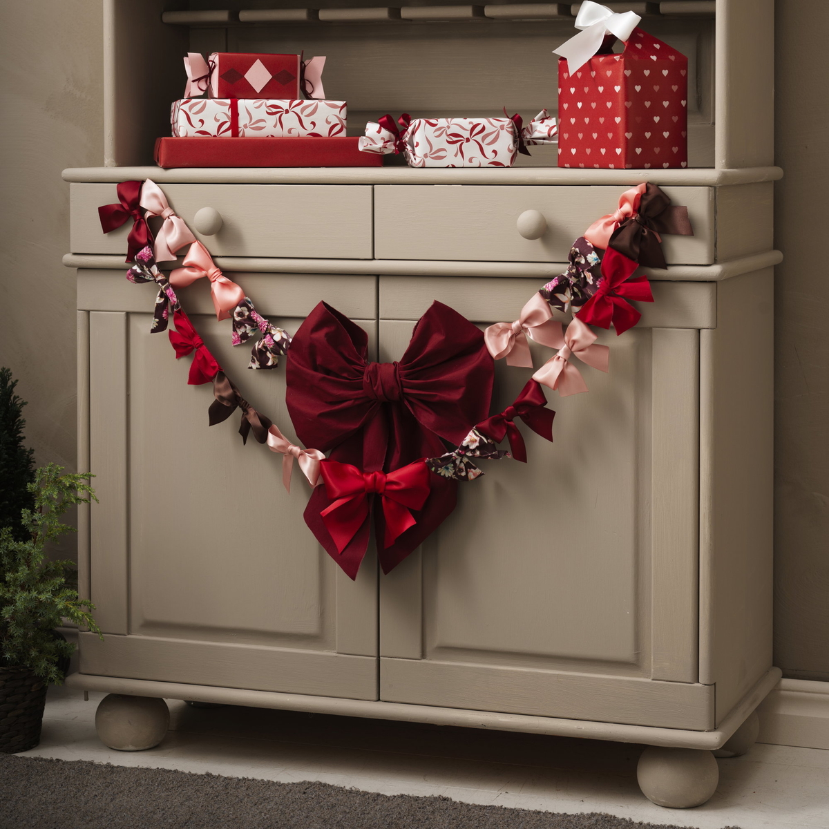 Knyt en rosettgirlang till jul