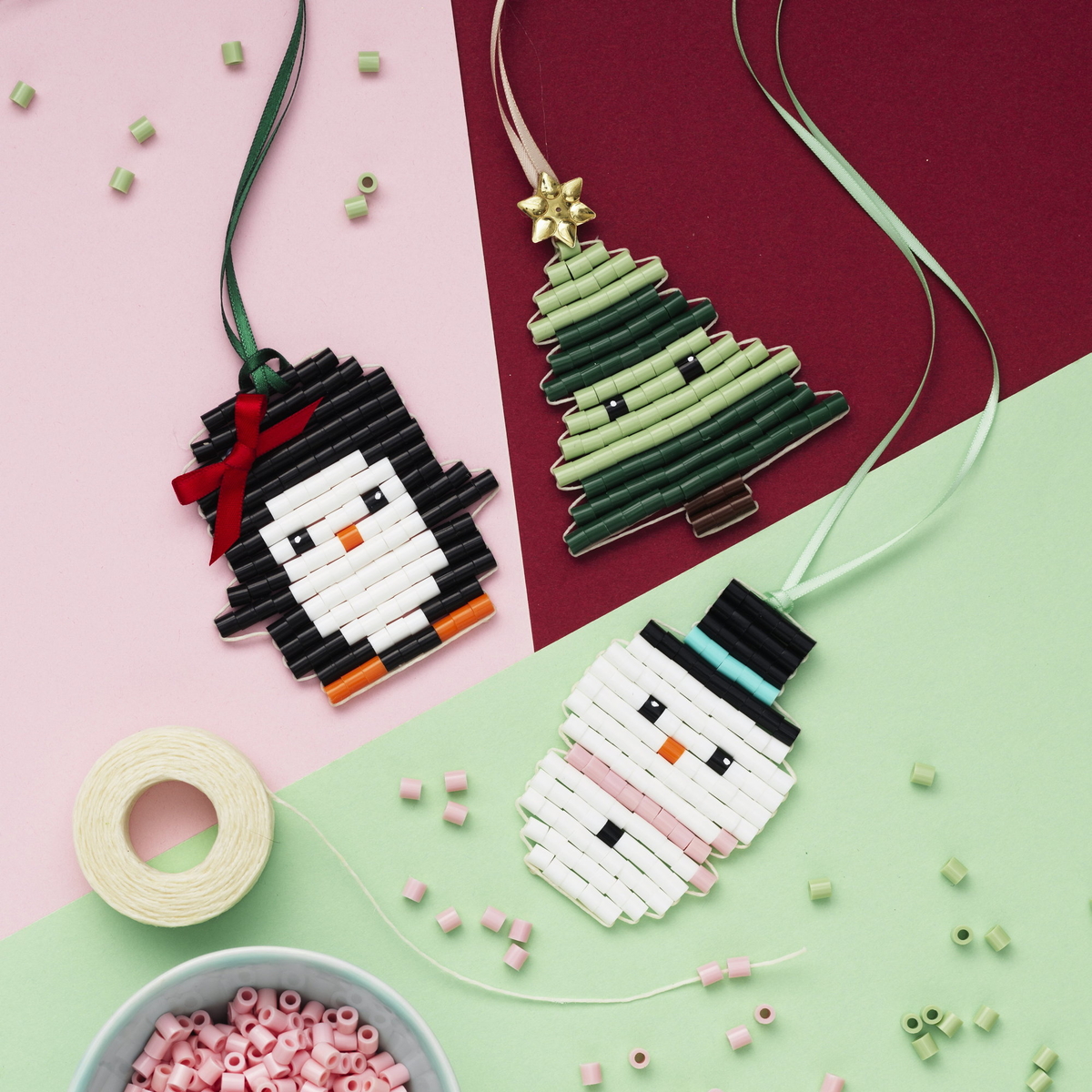 Vävda julgransfigurer av pärlor