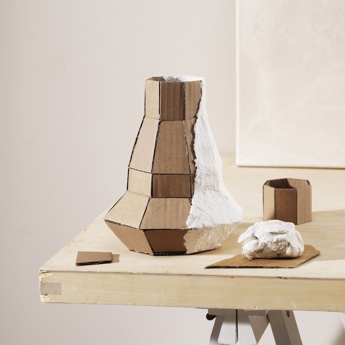 Gör en vas i wellpapp