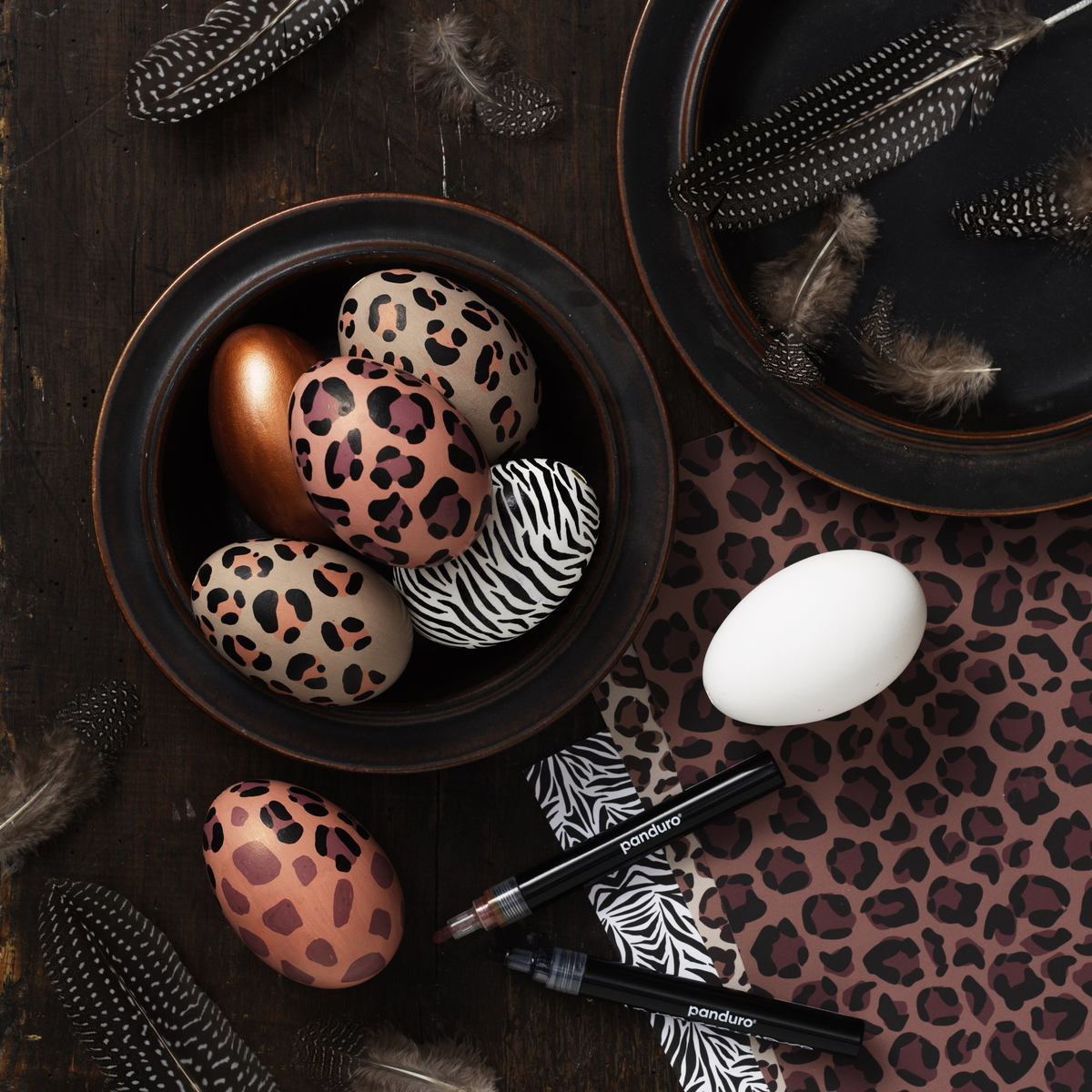 Mal egg med dyremønster