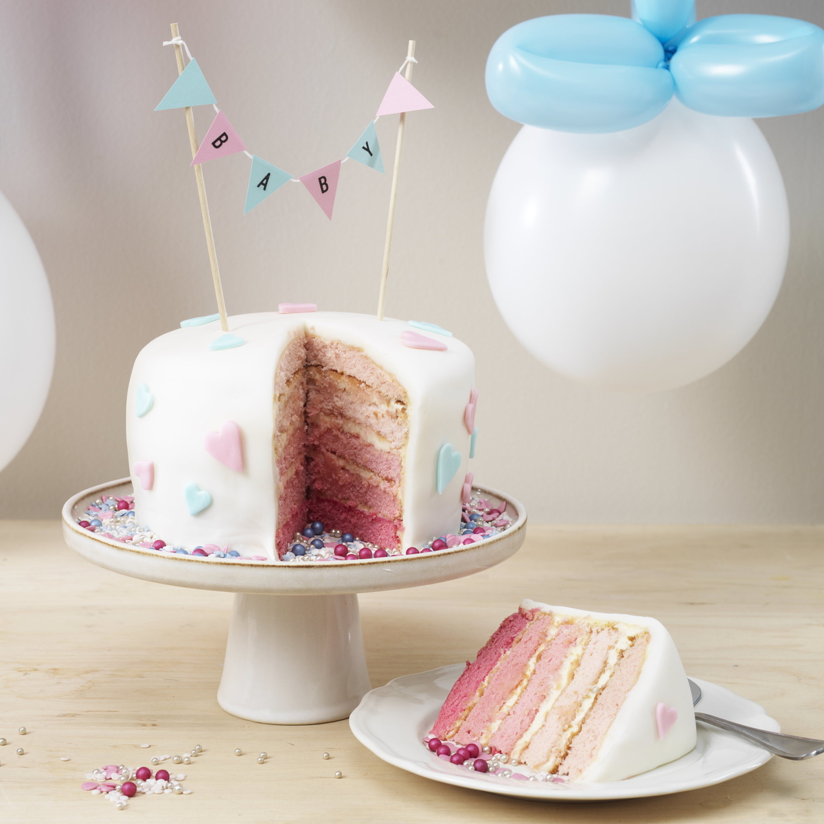 Baka en gender reveal-tårta