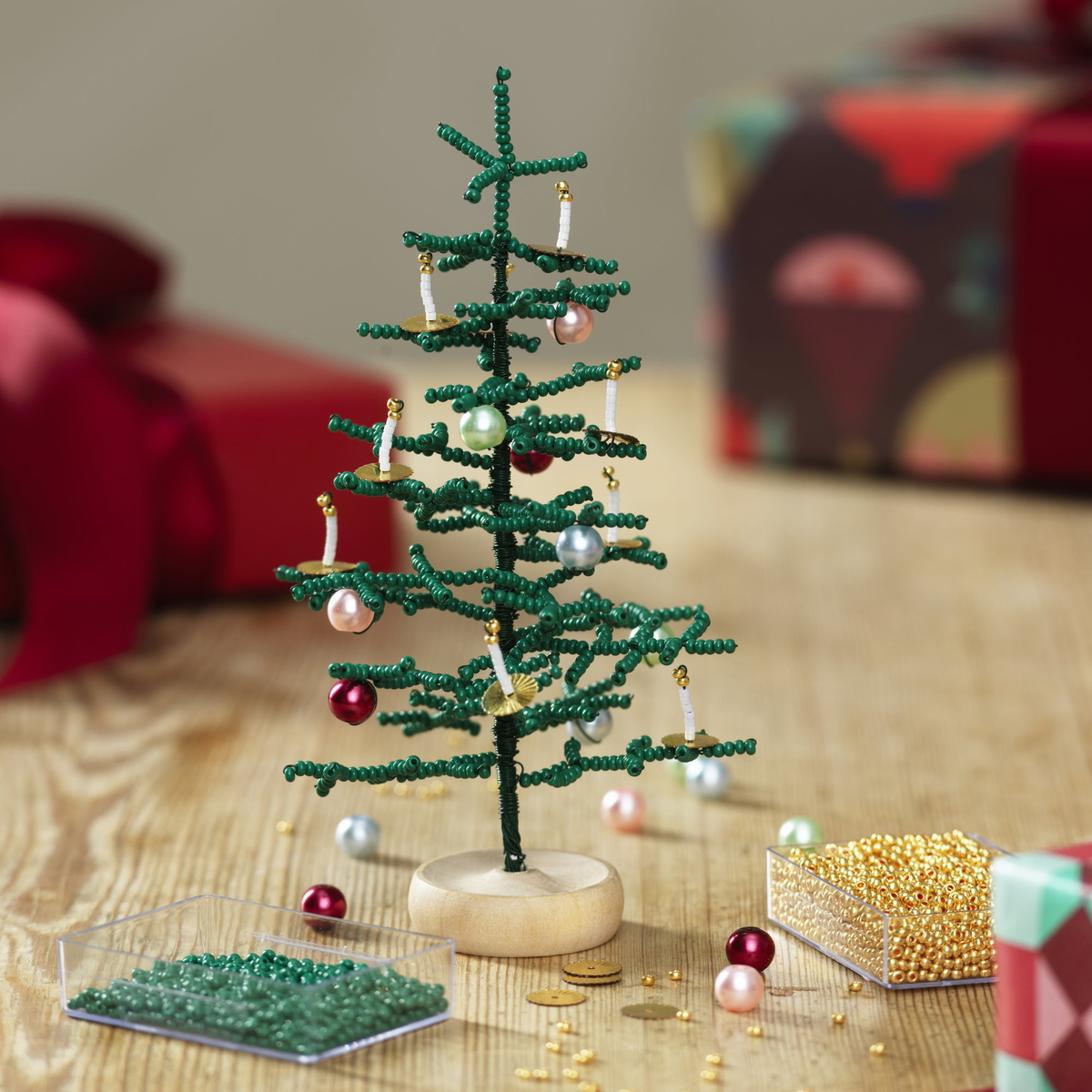 Gör en julgran av pärlor