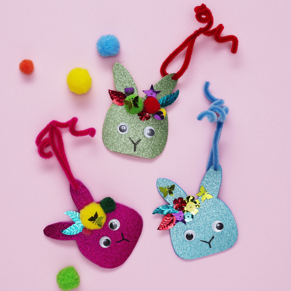 Klipp ut glittriga kaninhängen