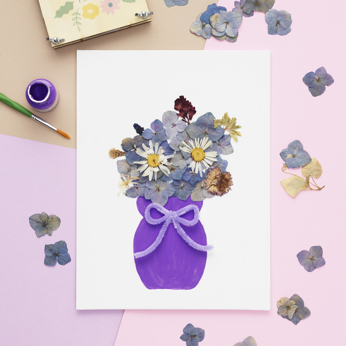Pyssla en tavla med torkade blommor