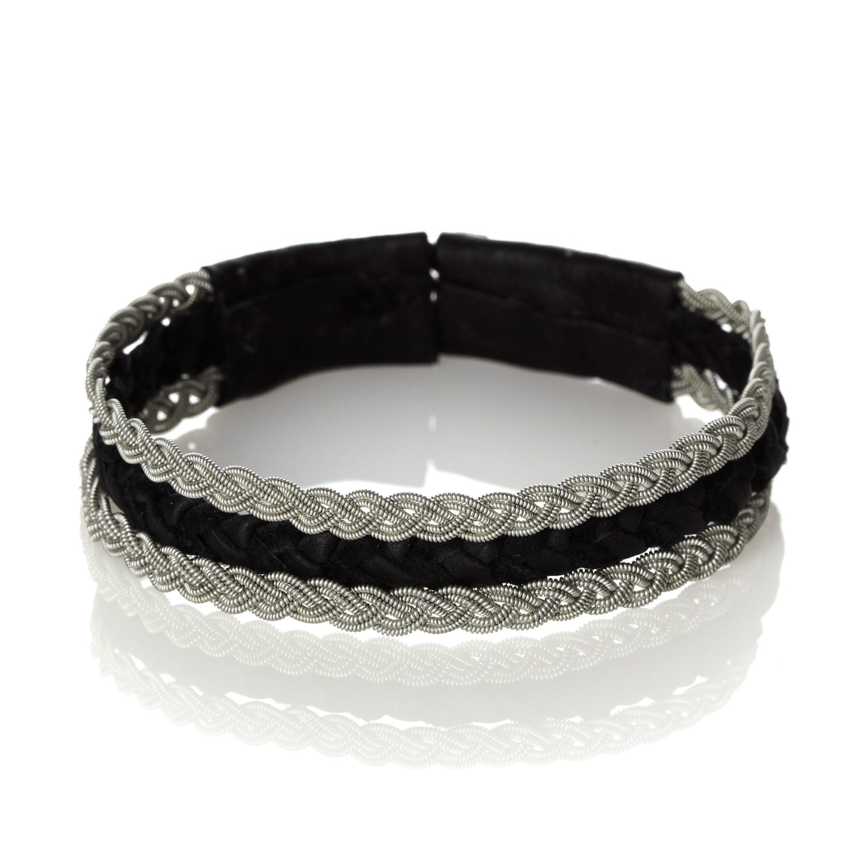 Tin thread bracelet