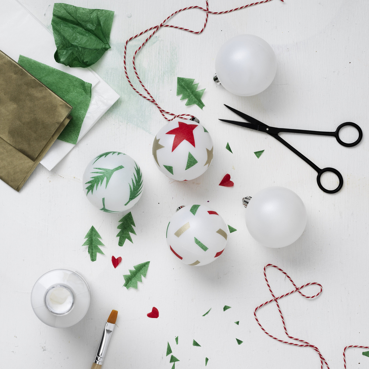 Lav julekugler med silkepapir