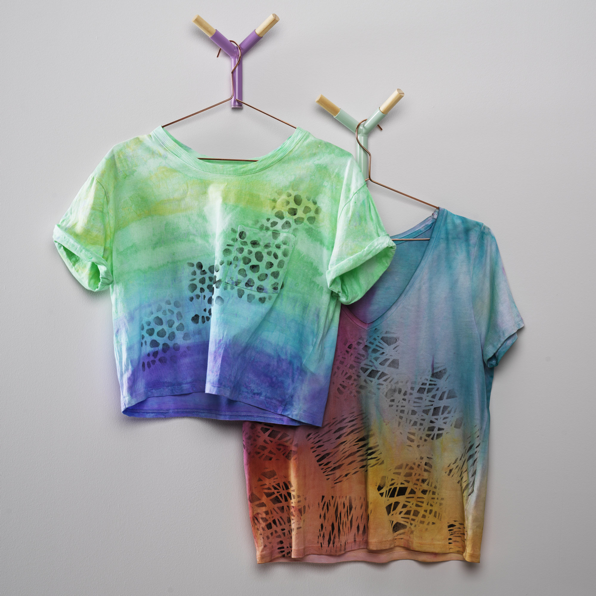 Gi T-skjorten din en ny sjanse med tekstilfarge