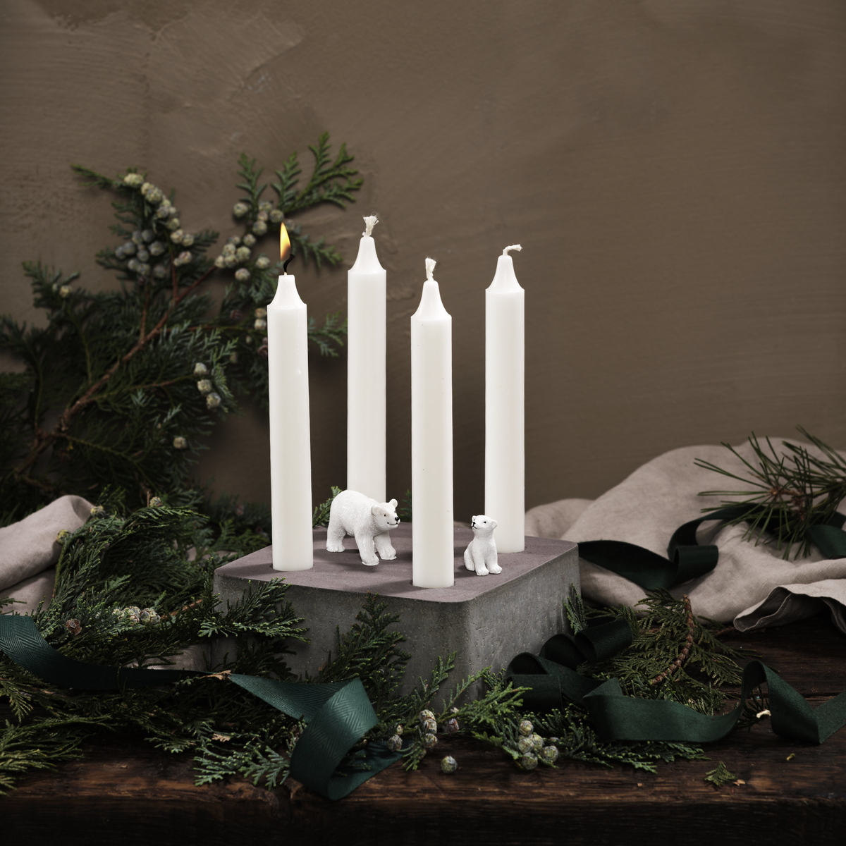Make a concrete Advent candle holder