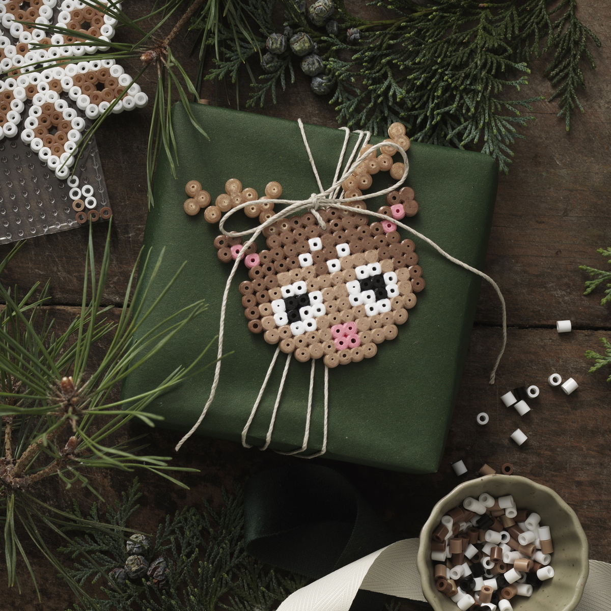 Make beaded gift ornaments