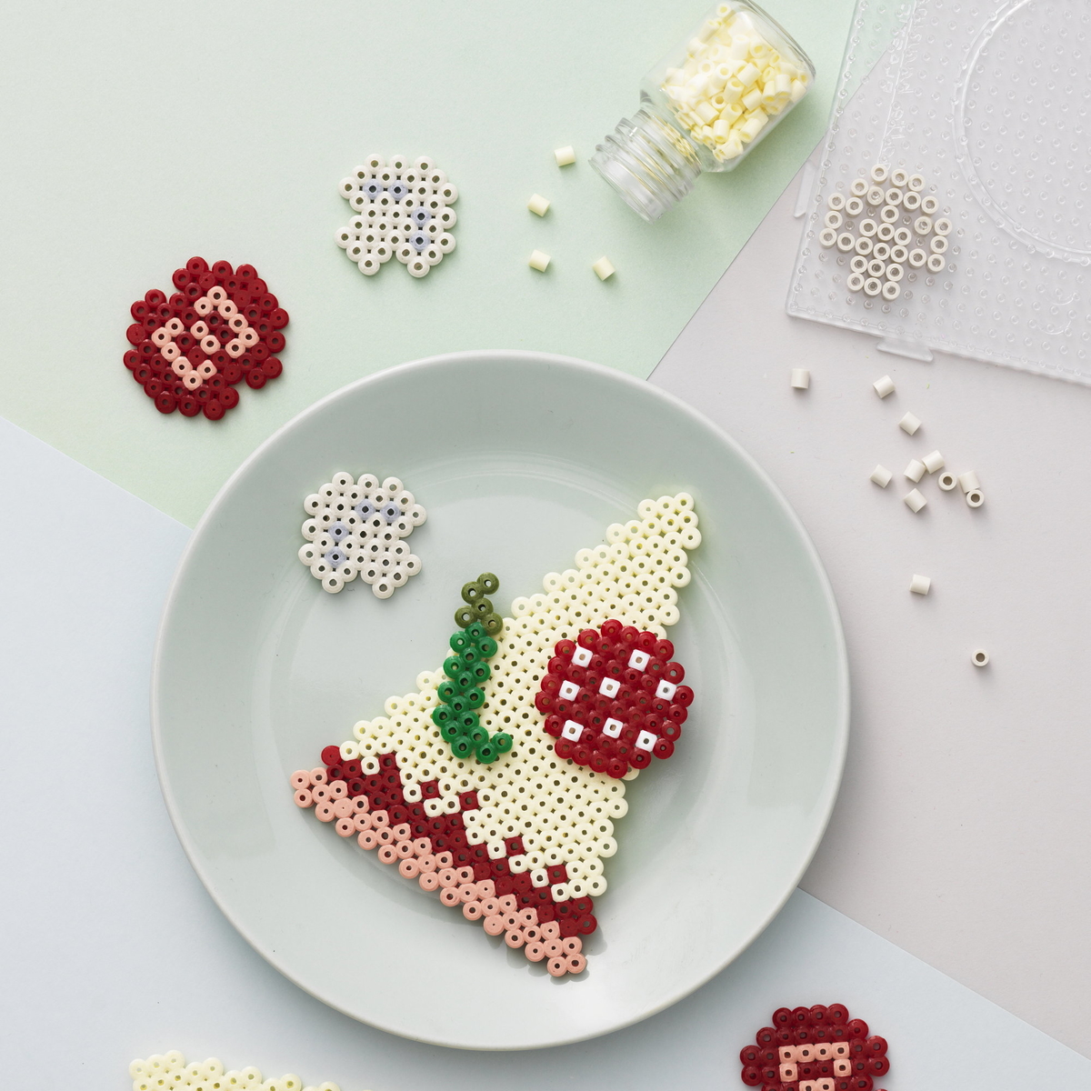 Make a beaded toy pizza