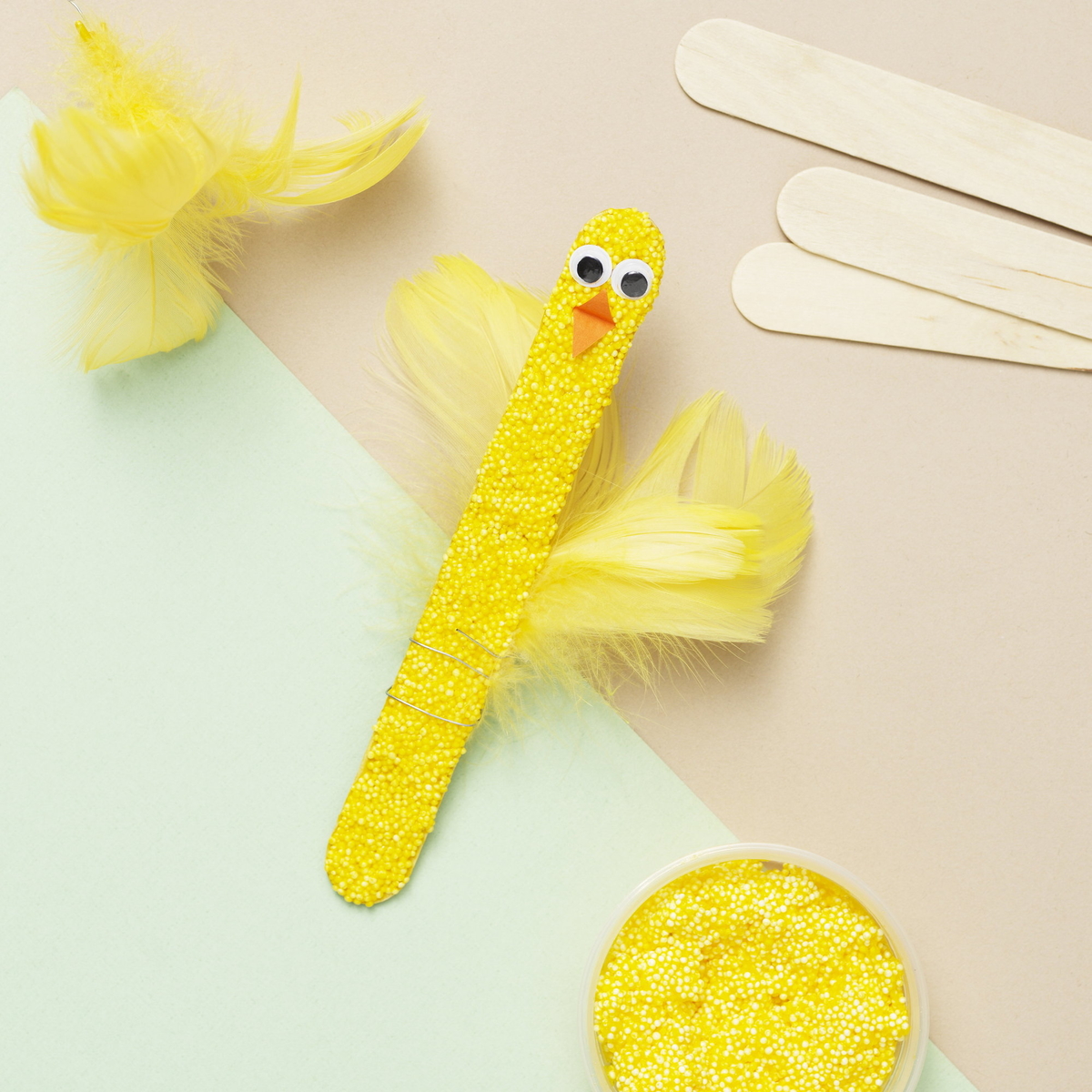 Craft a simple Easter chick