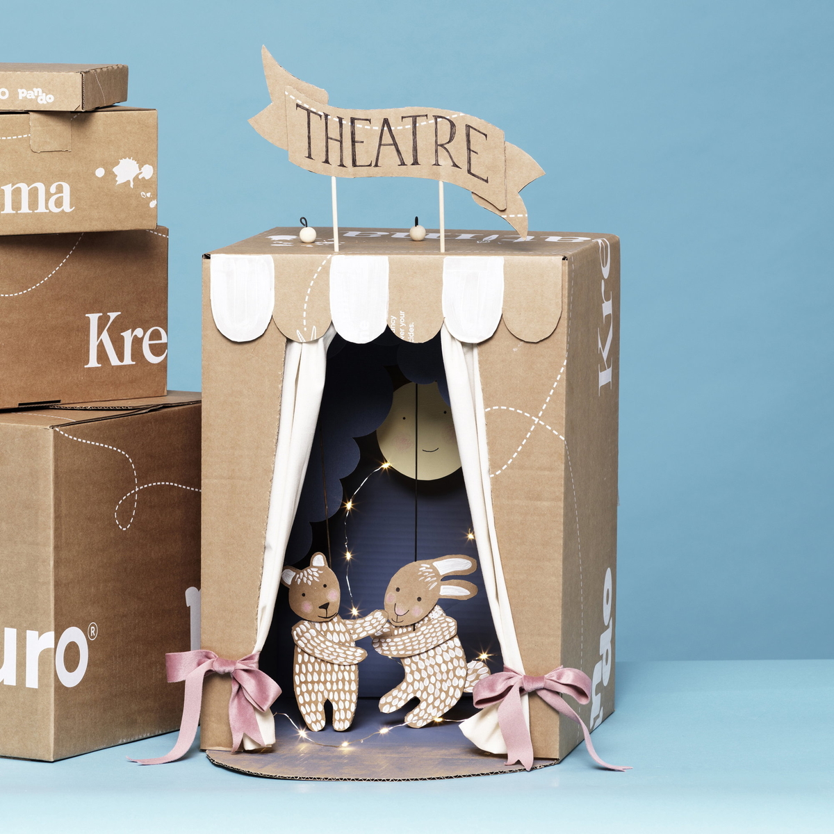 Byg et dukketeater af en papkasse