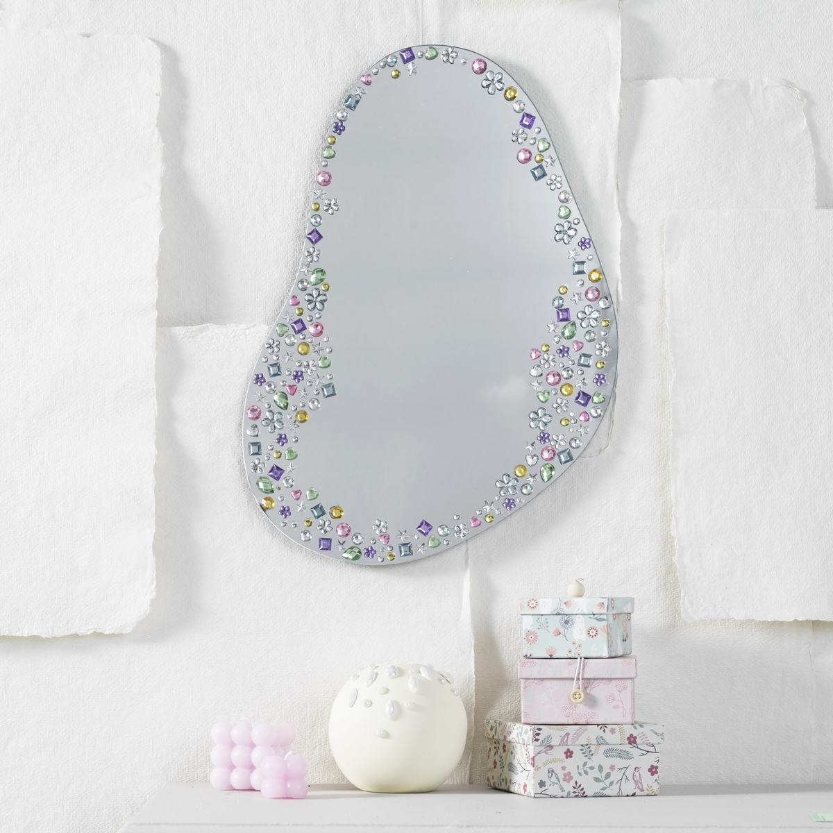 Frisk opp speilet ditt med dekorsteiner