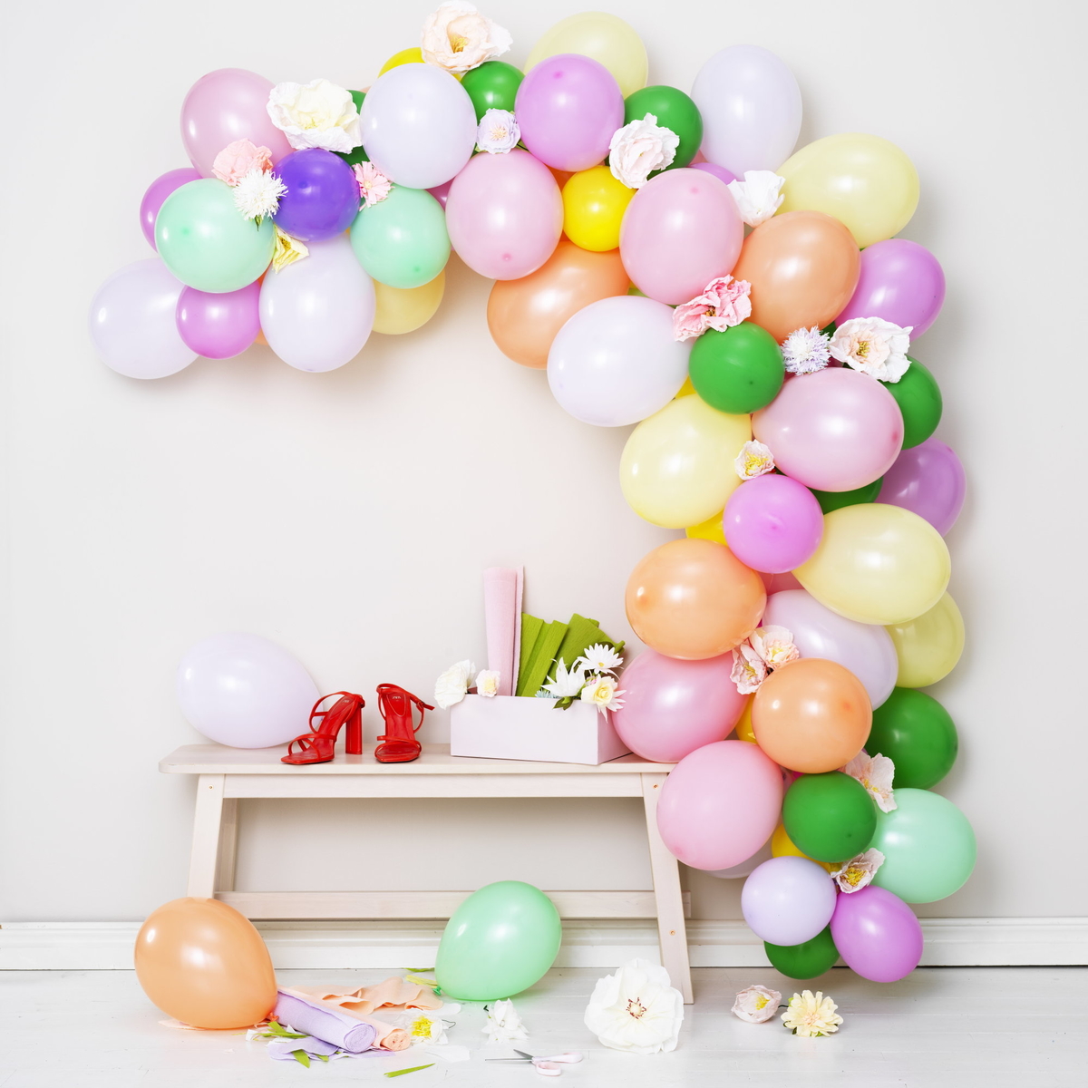Gör en fantastisk ballong- & blomstergirlang