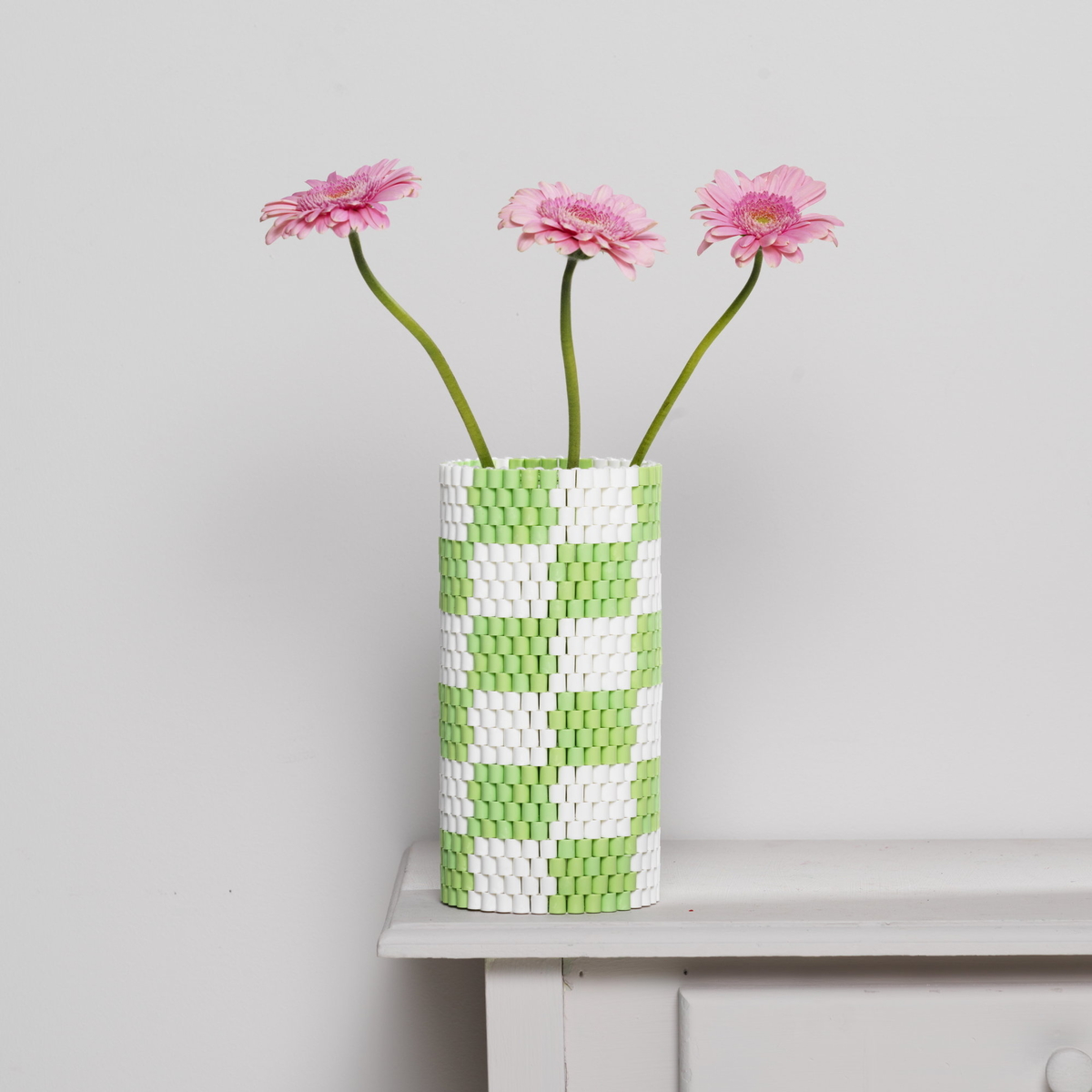 Vev med rørperler – gjør om en vase