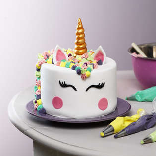 Bake a unicorn cake